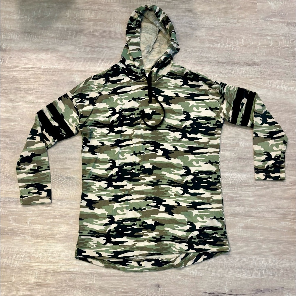 b & b Boutique Camo Hoodie Women’s Large Green Camouflage Long Sleeve Hooded Top - Picture 2 of 8